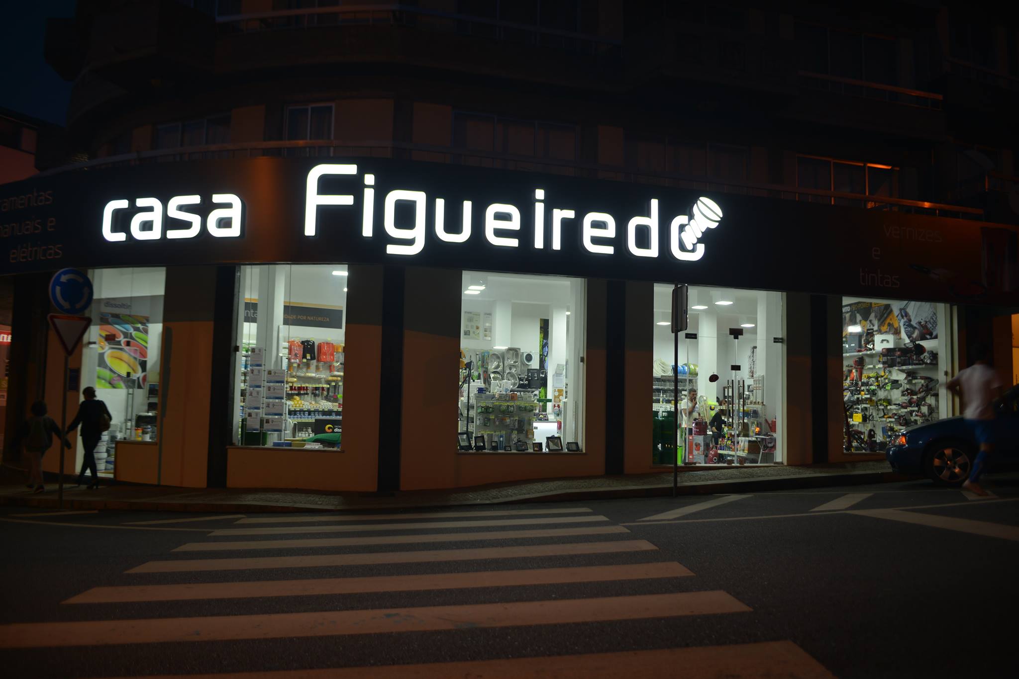 Visite-nos ou fale connosco